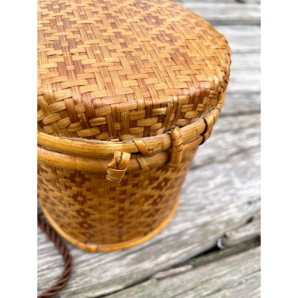 Vintage Wicker Bamboo Small Round Box Basket With String Handle Hanger - Picture 6 of 12